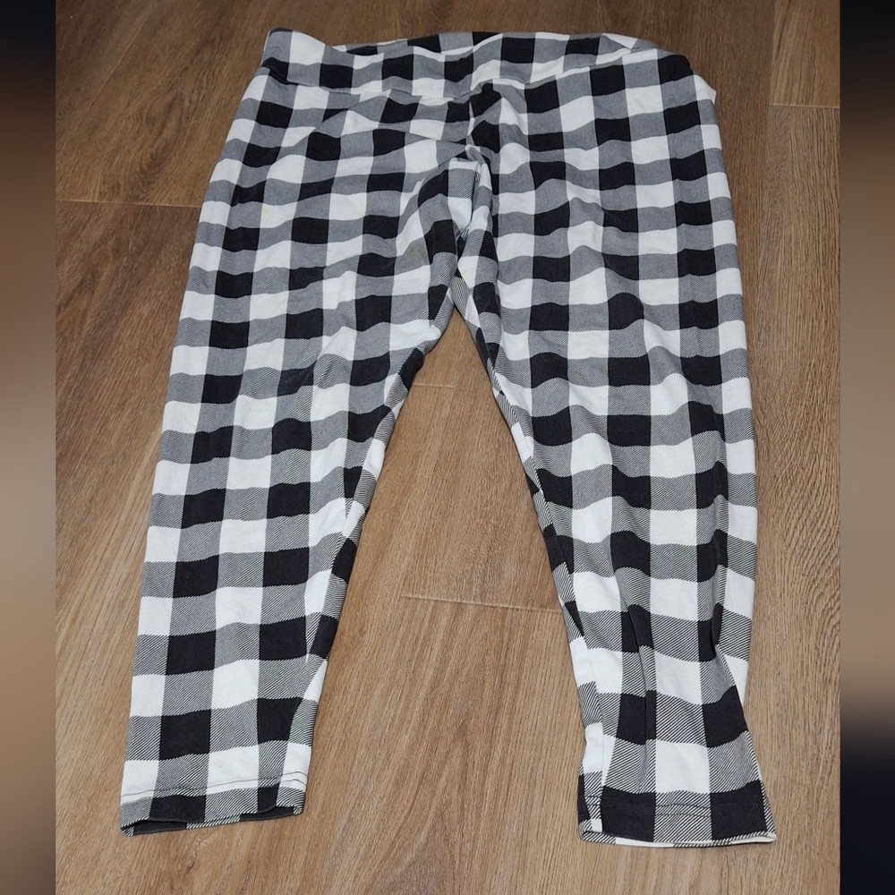 Womens Time And Tru Leggings Size XL.